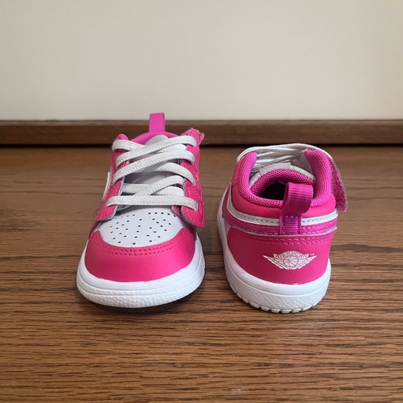 Nike Air Jordan 1 Low Pink and White Sneakers in Excellent Condition - Picture 6 of 12